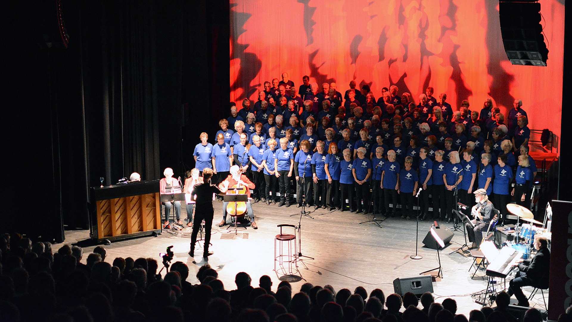 Scenens djup tillåter gott om varierade typer av föreställningar.